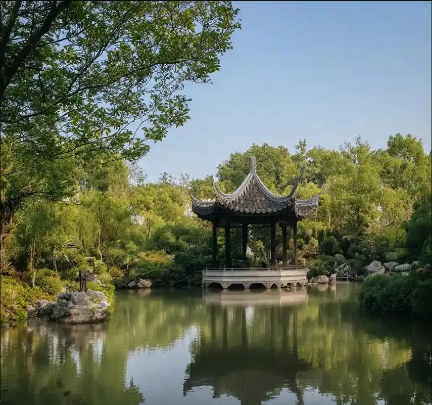 雨花台区幻竹服装业有限公司